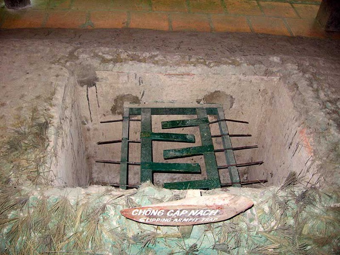 Visiter tunnels de Cu Chi piège